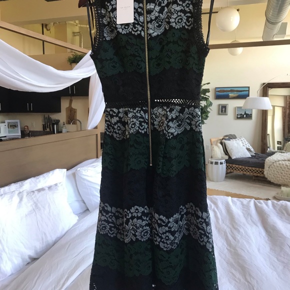 Tags on Tom Baker Dress - Picture 2 of 8